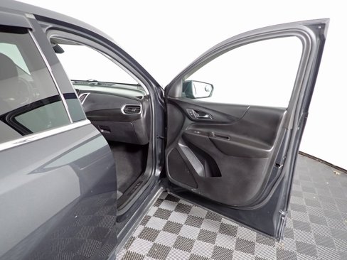 Used 2019 Chevrolet Equinox LT image 32