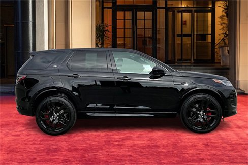 Used 2025 Land Rover Discovery Sport Dynamic SE image 13
