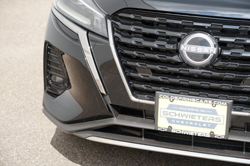 Used 2023 Nissan Kicks SR w/ SR Premium Package image 9