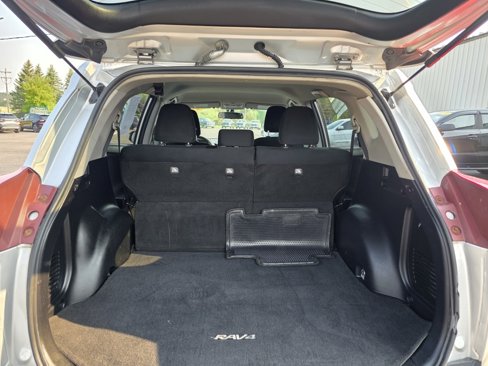 Used 2015 Toyota RAV4 LE image 23