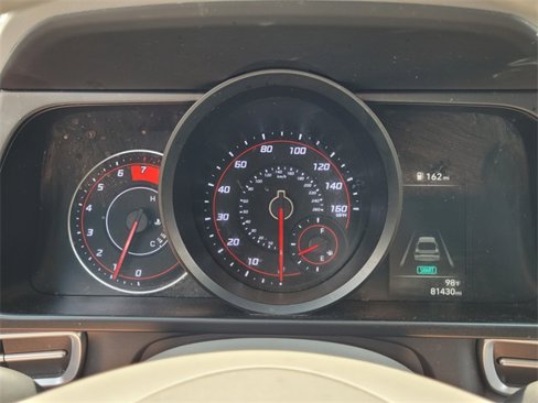 Used 2023 Hyundai Elantra SEL image 30