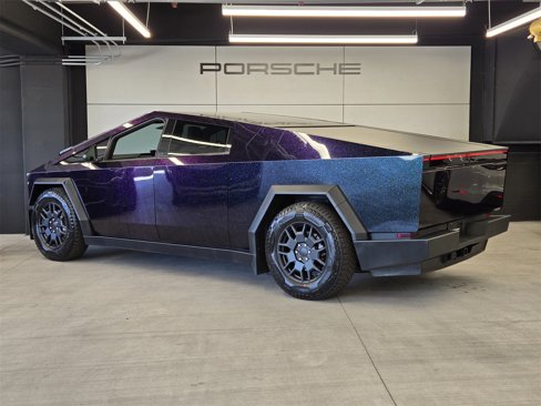 Used 2025 Tesla Cybertruck AWD Crew Cab image 3
