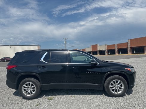 Used 2021 Chevrolet Traverse LT image 5