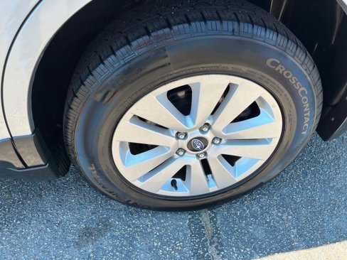 Used 2019 Subaru Outback 2.5i Premium image 5