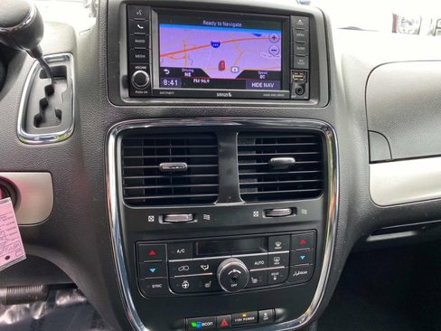 Used 2019 Dodge Grand Caravan GT image 9