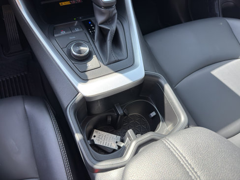 Used 2023 Toyota RAV4 XLE Premium image 21