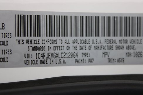 Used 2020 Jeep Grand Cherokee Laredo image 19