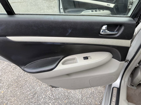 Used 2008 INFINITI G35 x Sedan w/ Infiniti Navigation Pkg image 17