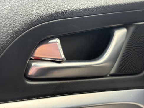 Used 2023 Genesis G70 2.0T image 30