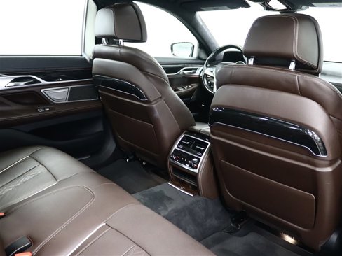 Used 2016 BMW 750i xDrive image 26