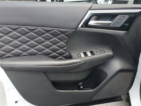 Used 2023 Mitsubishi Outlander SEL image 37