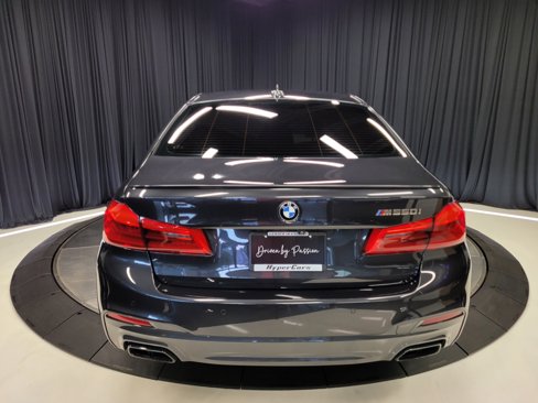Used 2018 BMW M550i xDrive image 10