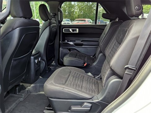 Used 2020 Ford Explorer XLT image 11
