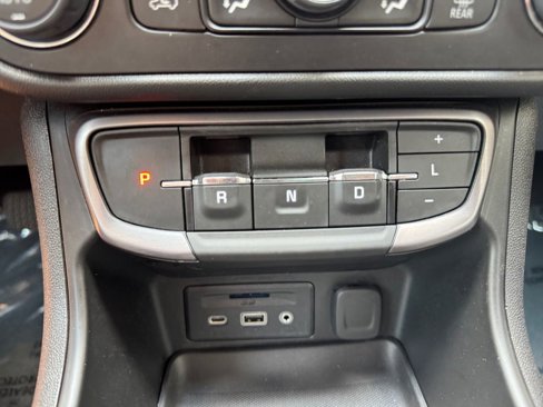Used 2023 GMC Terrain AT4 image 24