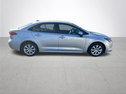 Used 2023 Toyota Corolla LE image 6