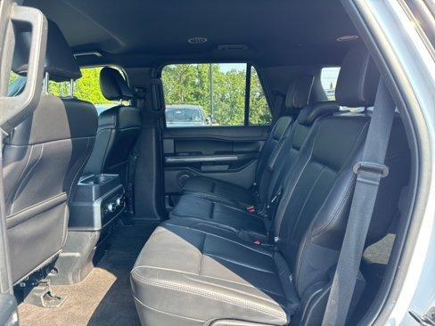 Used 2021 Ford Expedition XLT image 15