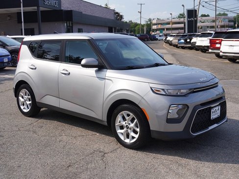Used 2022 Kia Soul LX w/ Technology Package image 2
