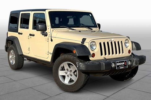 Used 2011 Jeep Wrangler Unlimited Rubicon image 2