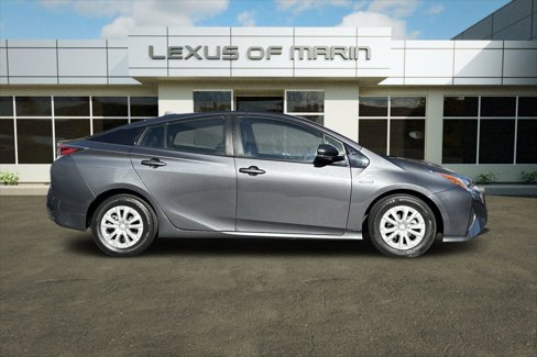Used 2017 Toyota Prius Four image 9