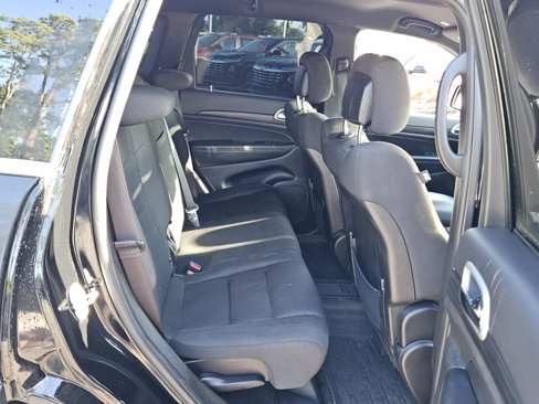 Used 2021 Jeep Grand Cherokee Laredo w/ Security & Convenience Group image 18