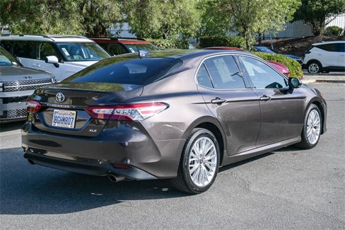 Used 2018 Toyota Camry XLE image 4