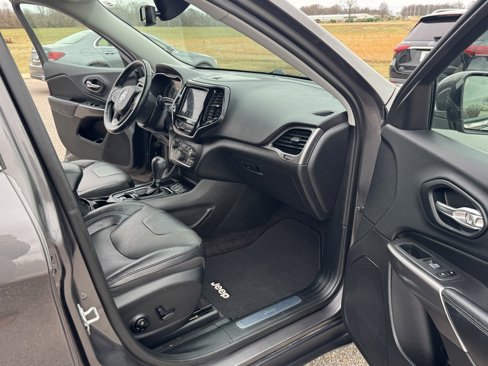 Used 2019 Jeep Cherokee Limited image 40