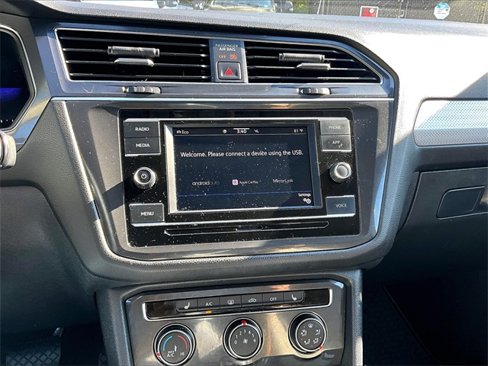 Used 2022 Volkswagen Tiguan S image 8