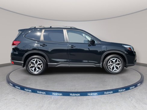 Used 2019 Subaru Forester Premium image 7