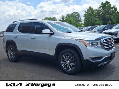 Used 2017 GMC Acadia SLT image 3