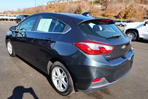 Used 2018 Chevrolet Cruze LT w/ Convenience Package image 3