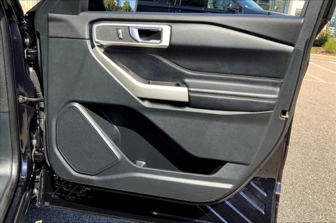 Used 2021 Ford Explorer XLT w/ Equipment Group 202A image 21