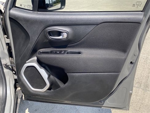 Used 2021 Jeep Renegade Latitude w/ Convenience Group image 25
