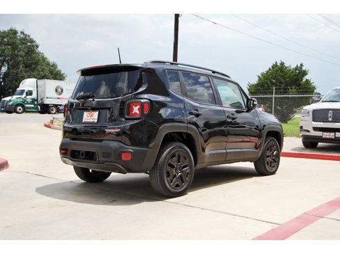 Used 2018 Jeep Renegade Trailhawk image 5