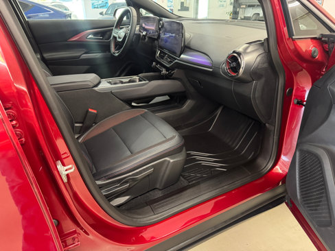 Used 2025 Chevrolet Equinox EV RS image 3