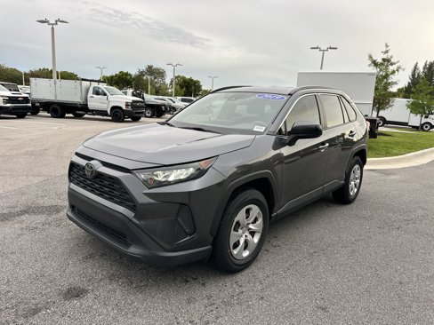 Used 2019 Toyota RAV4 LE image 5