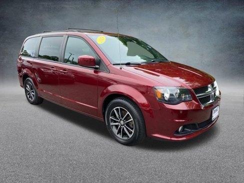 Used 2019 Dodge Grand Caravan GT image 4