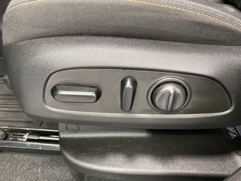 Used 2023 Chevrolet Equinox LT image 29
