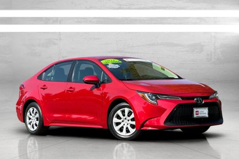 Used 2021 Toyota Corolla LE image 2
