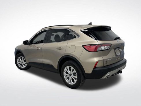 Used 2020 Ford Escape Titanium image 3