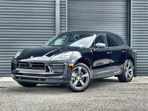 New 2026 Porsche Macan image 1