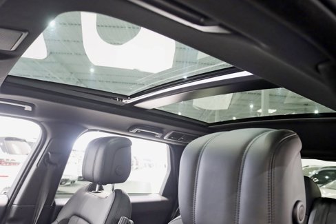 Used 2020 Land Rover Range Rover Sport HST image 31