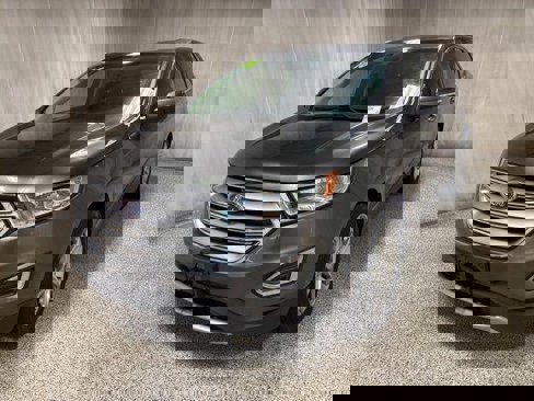 Used 2016 Ford Edge Titanium image 19