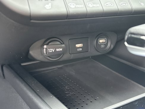 Used 2023 Hyundai Elantra SEL w/ Convenience Package image 37