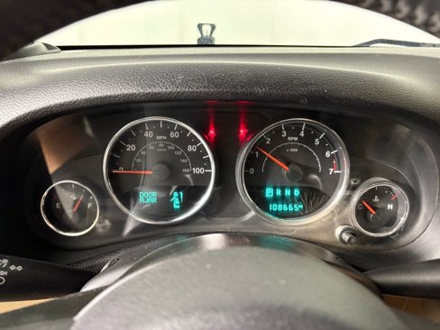 Used 2015 Jeep Wrangler Sahara w/ Connectivity Group image 13
