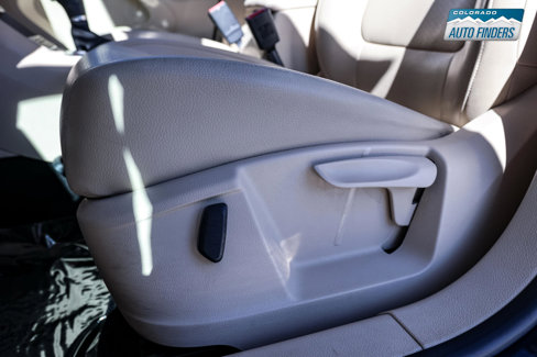 Used 2012 Volkswagen Tiguan SE image 12
