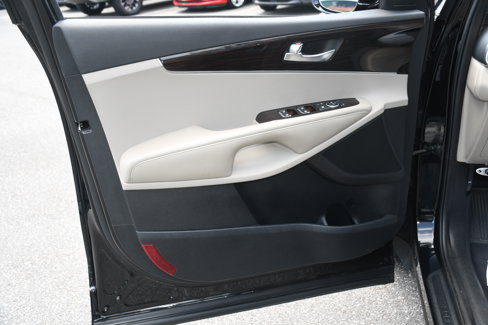 Used 2020 Kia Sorento S image 9
