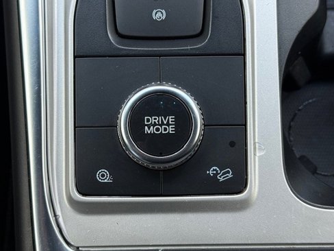 Used 2022 Ford Explorer XLT w/ Equipment Group 202A image 26