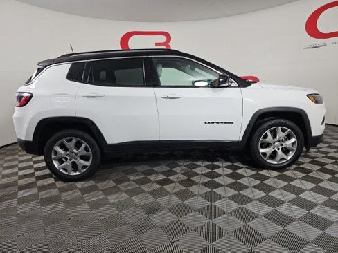 Certified 2022 Jeep Compass Limited image 7