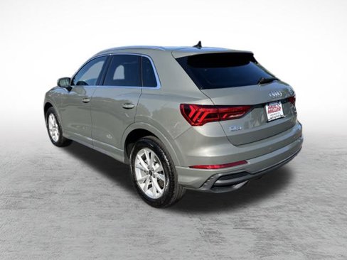 Used 2024 Audi Q3 2.0T Premium w/ Convenience Package image 4