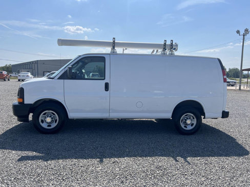 Used 2017 Chevrolet Express 2500 image 3